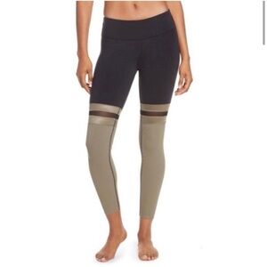 Alo 7/8 Player Leggings Black and Olive Size Small